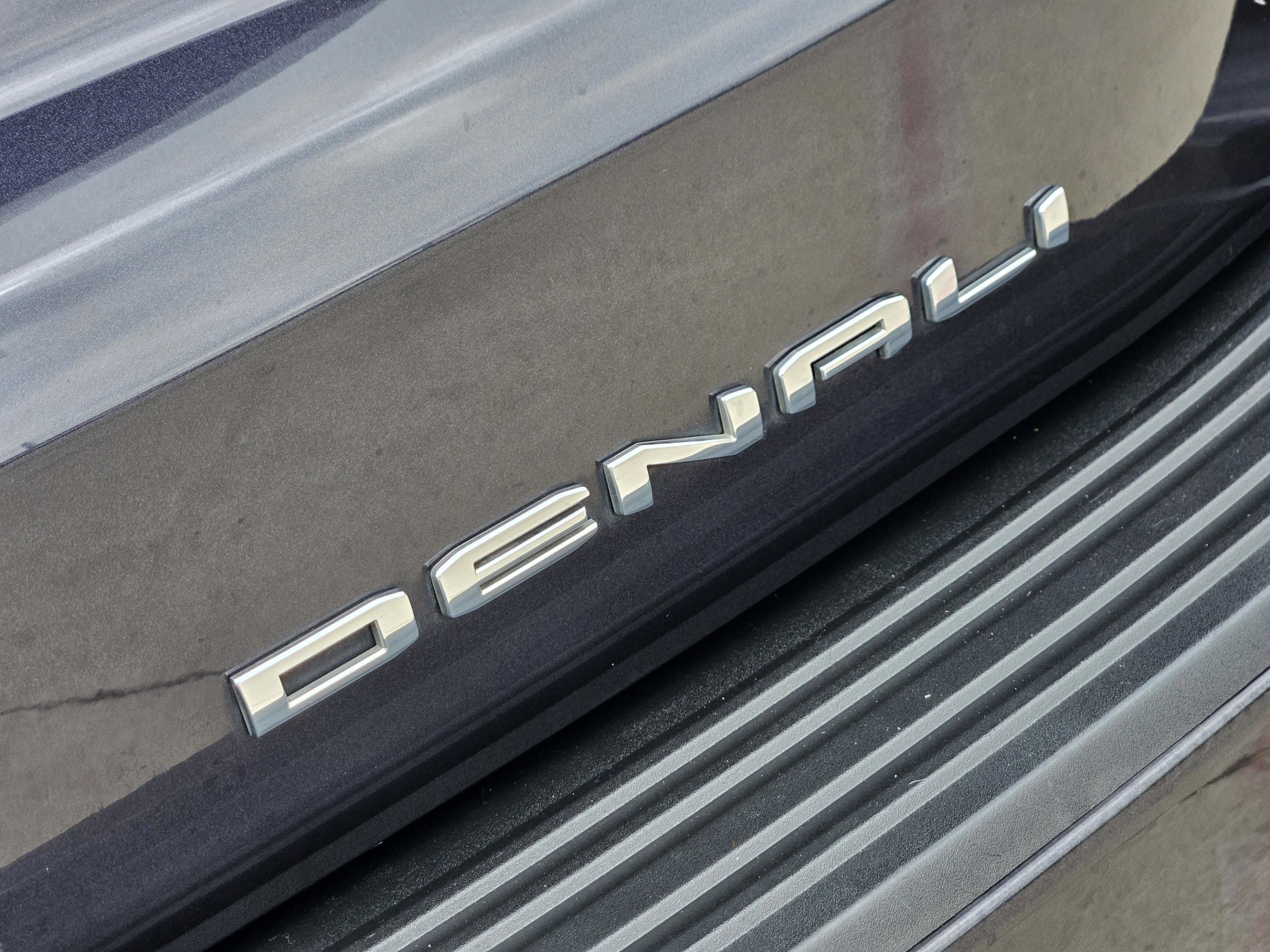 Used 2023 GMC Yukon Denali Ultimate image 13