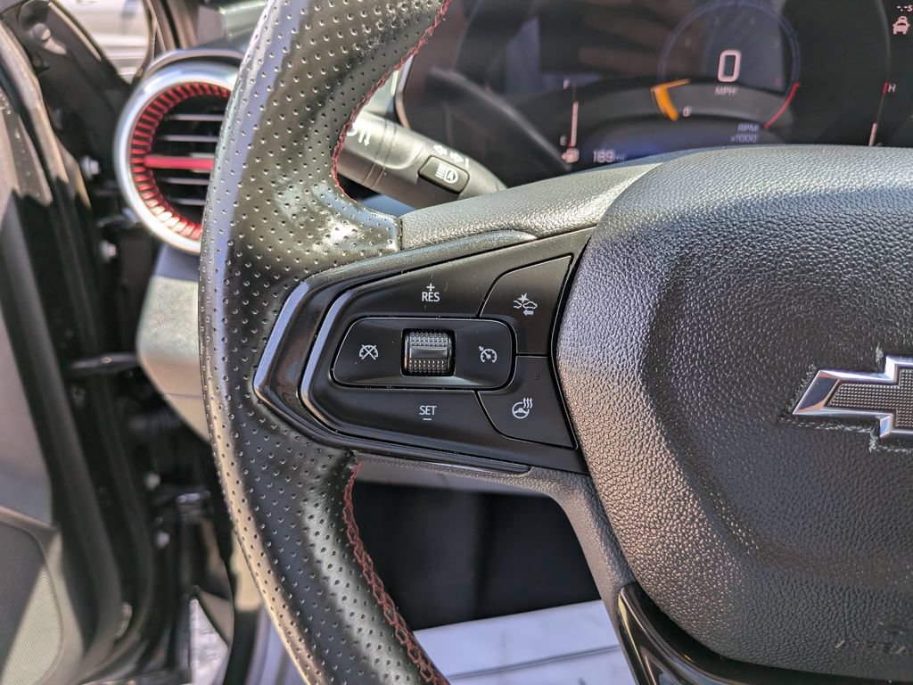 Used 2024 Chevrolet Trax RS w/ Sunroof Package FWD image 30