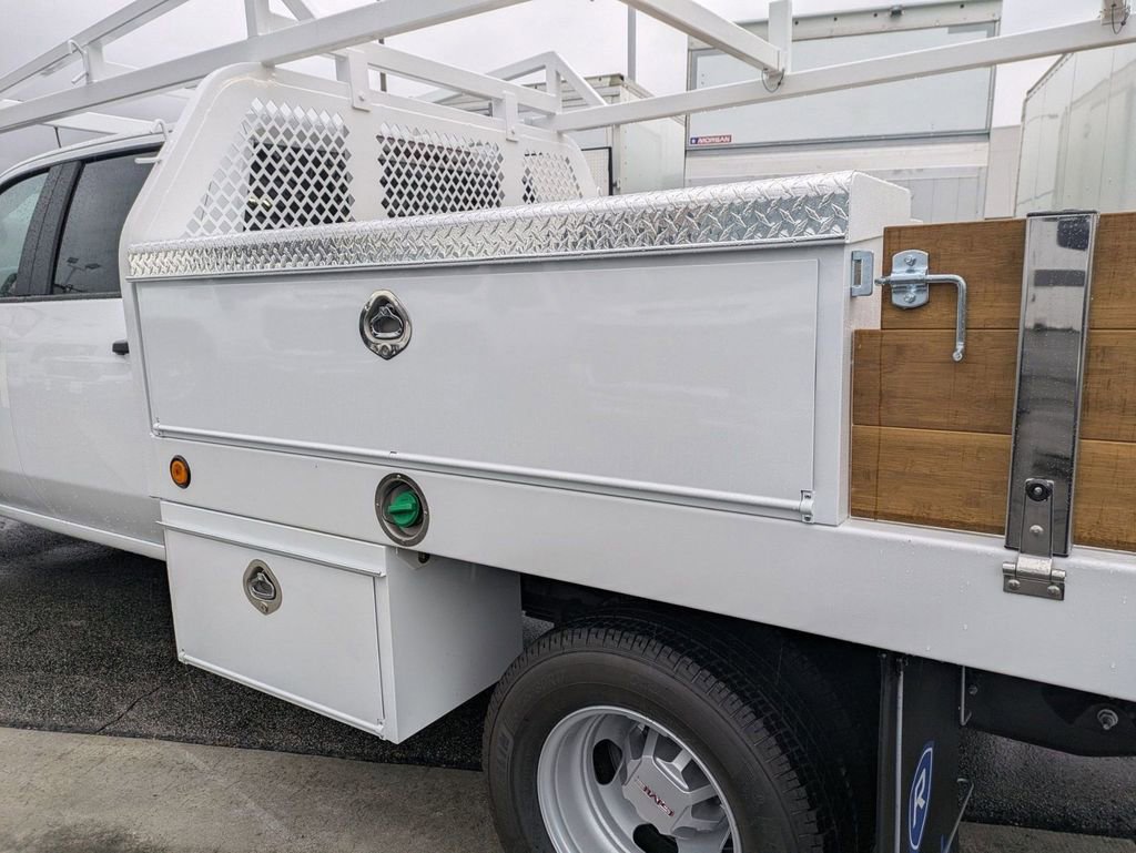 New 2026 GMC Sierra 3500 Pro w/ Convenience Package image 14