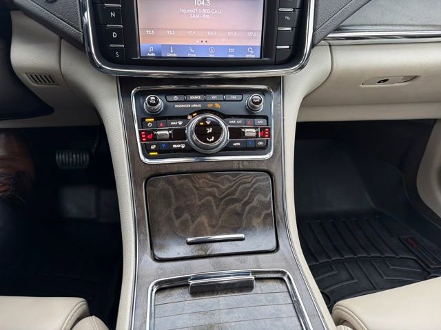 Used 2020 Lincoln Continental AWD w/ Convenience Package image 22