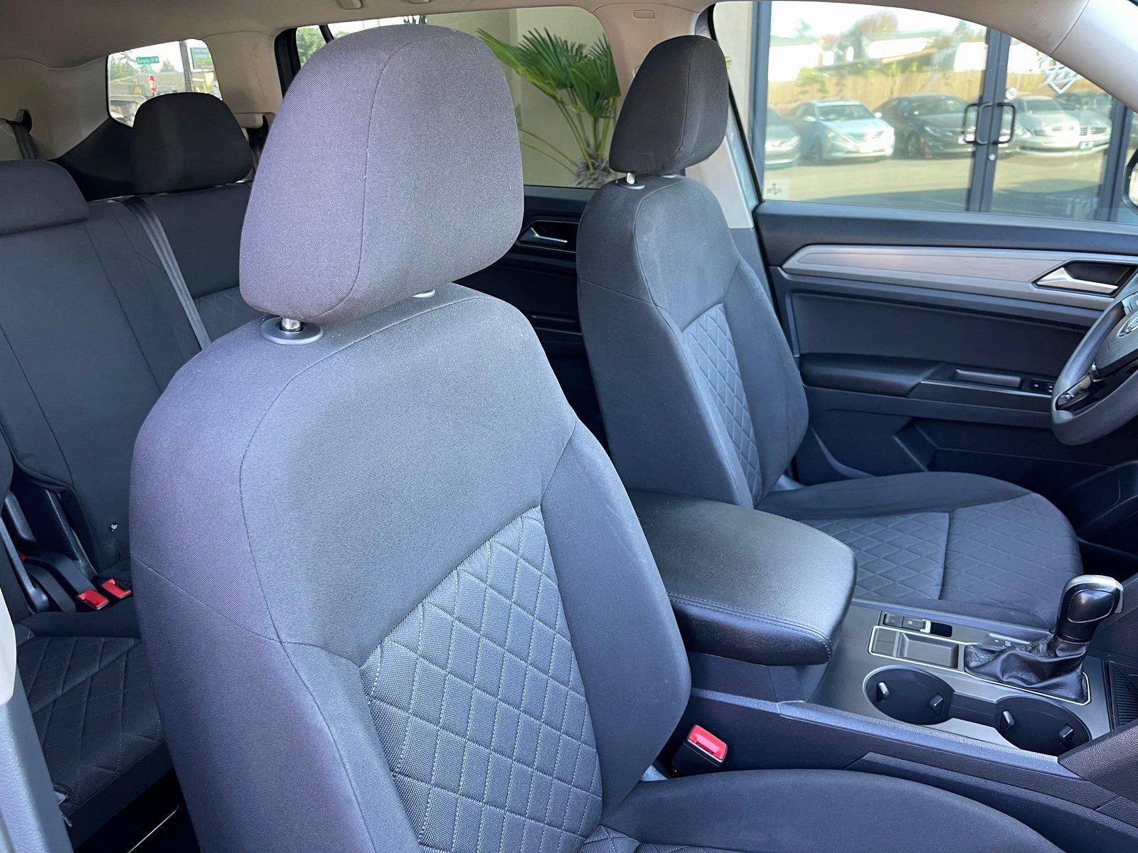 Used 2018 Volkswagen Atlas Launch Edition FWD image 26