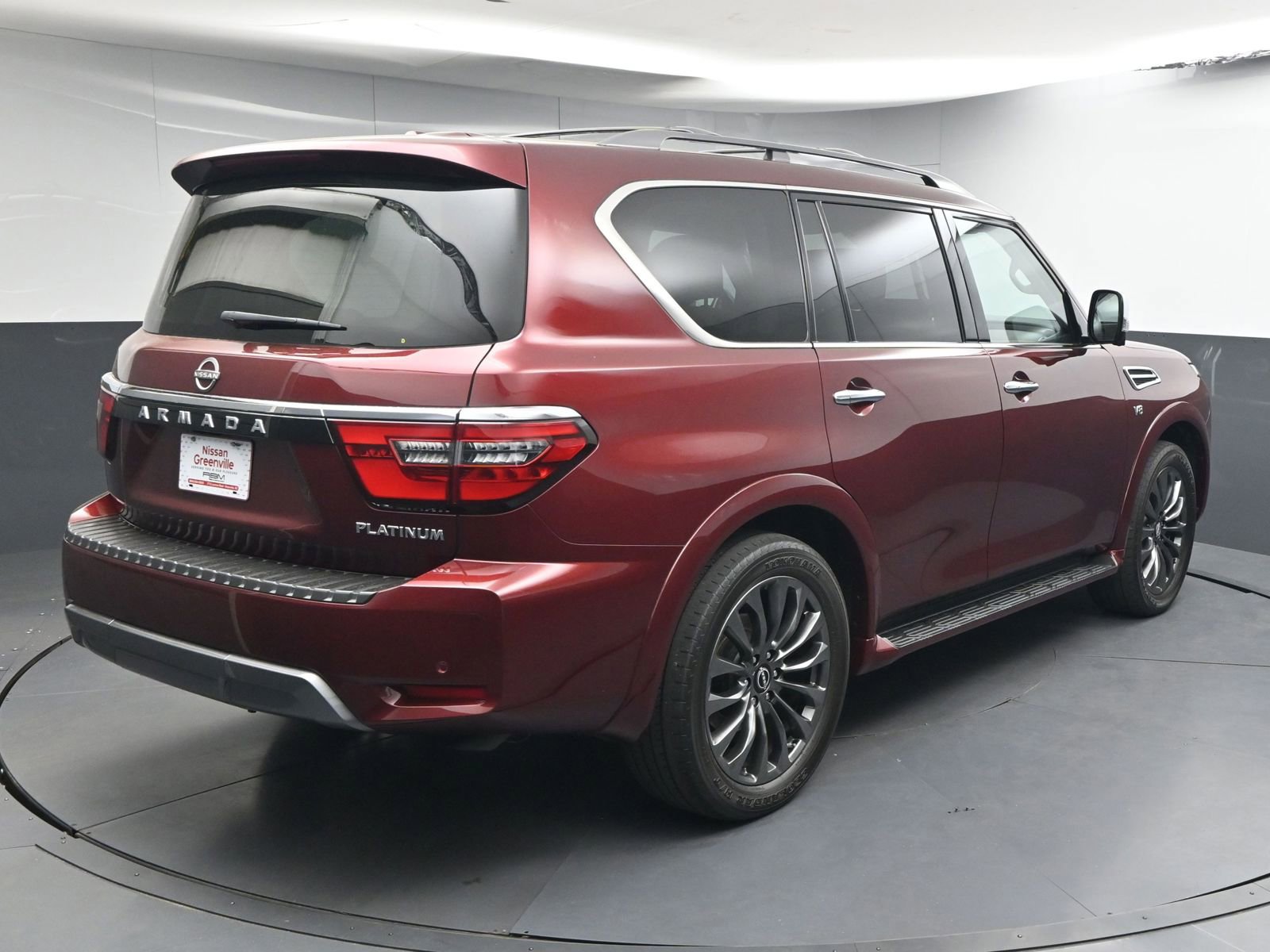 Used 2022 Nissan Armada Platinum w/ Captain's Chairs Package RWD image 7