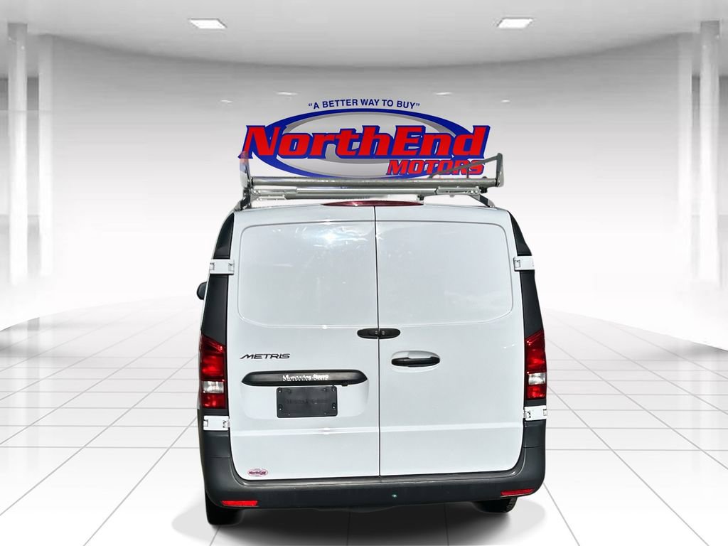 Used 2023 Mercedes-Benz Metris image 4