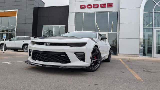 Used 2018 Chevrolet Camaro SS RWD image 1