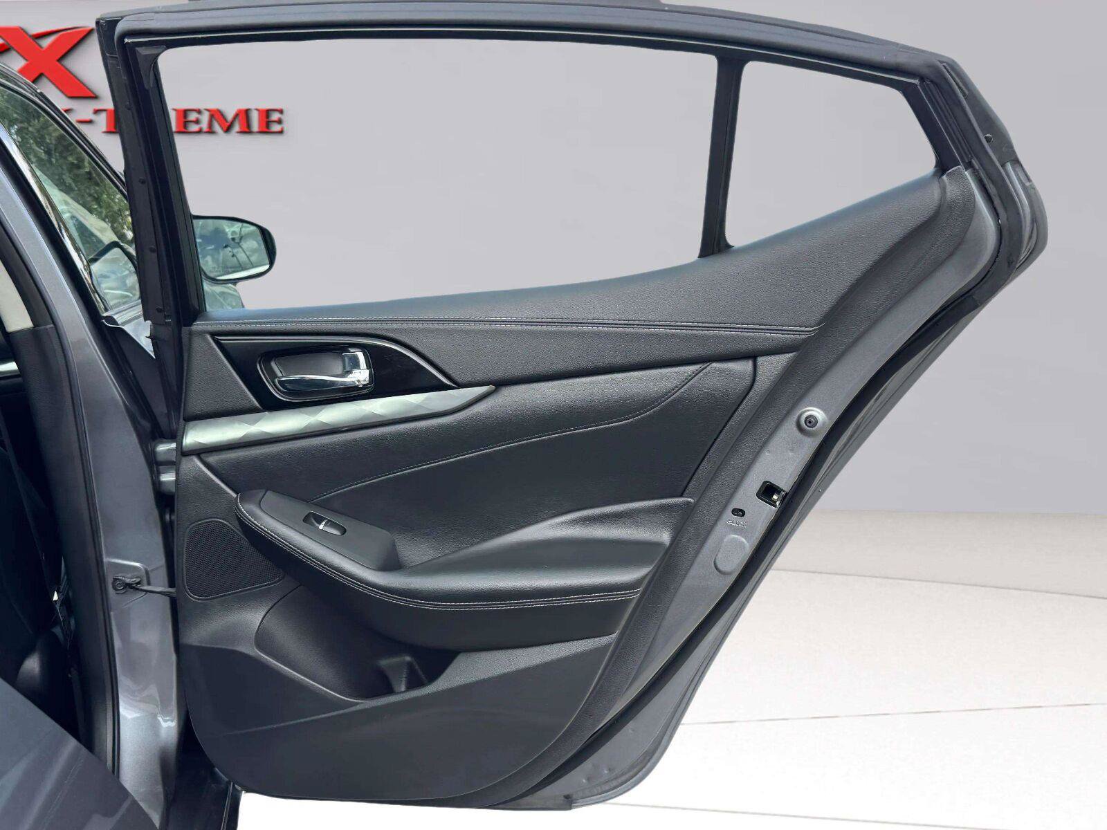 Used 2020 Nissan Maxima 3.5 SL w/ Floor Mat Group FWD image 43