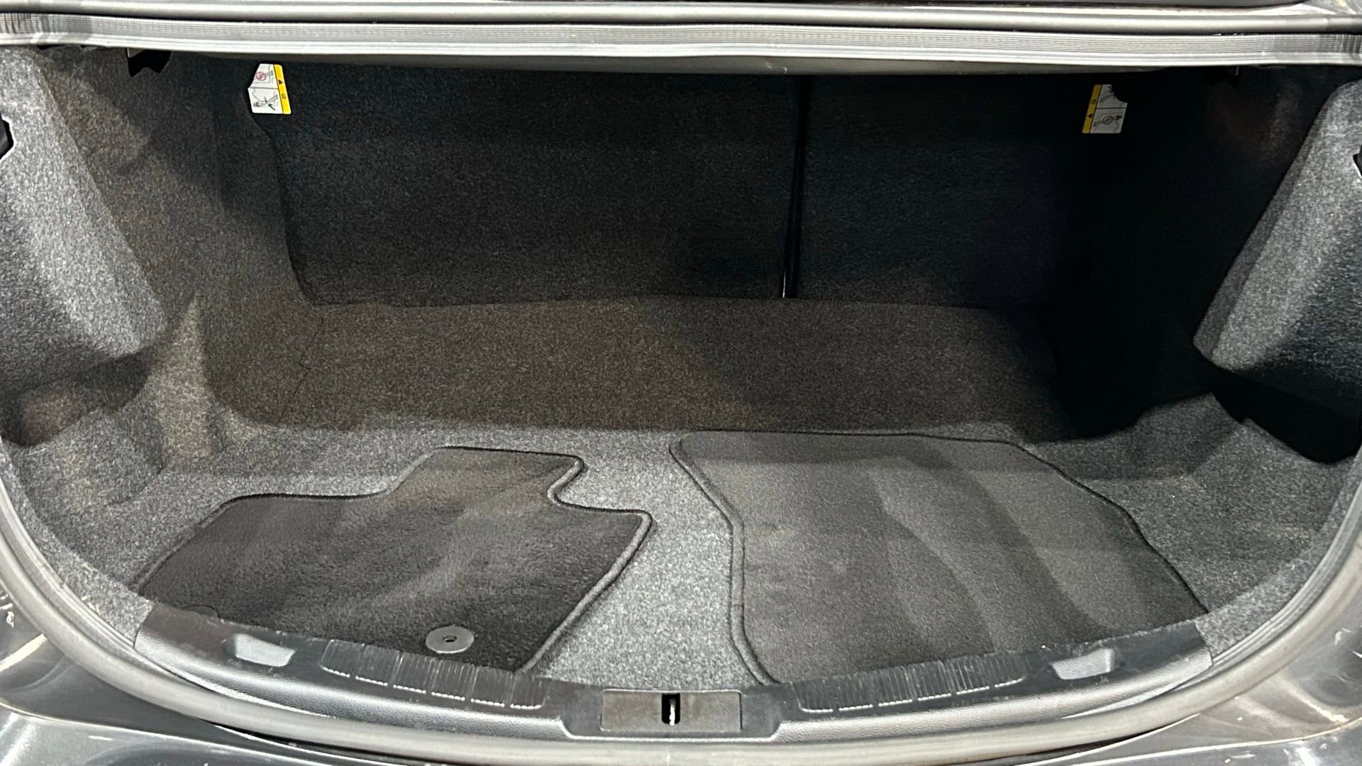 Used 2020 Ford Fusion SE FWD image 22