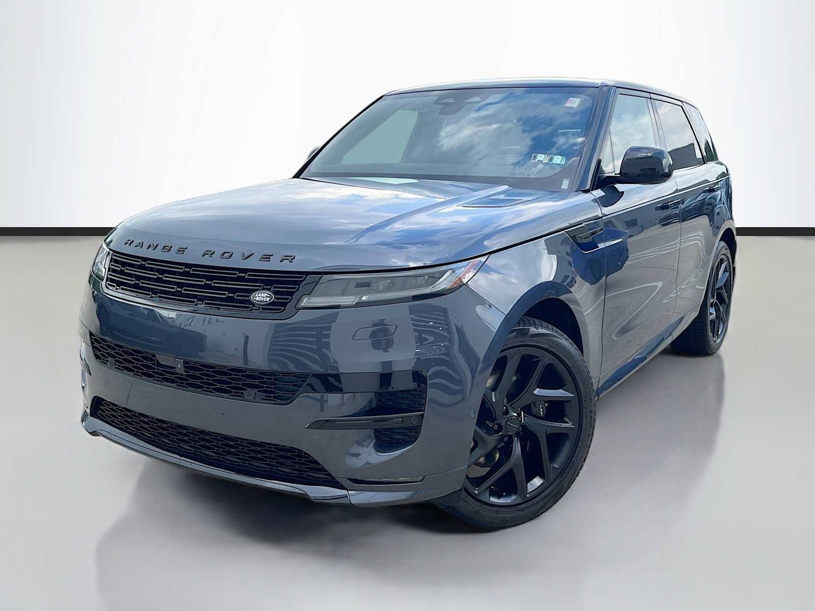 New 2026 Land Rover Range Rover Sport Dynamic SE