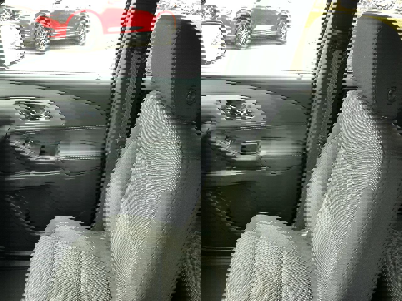 Used 2023 Chevrolet Traverse LT image 24