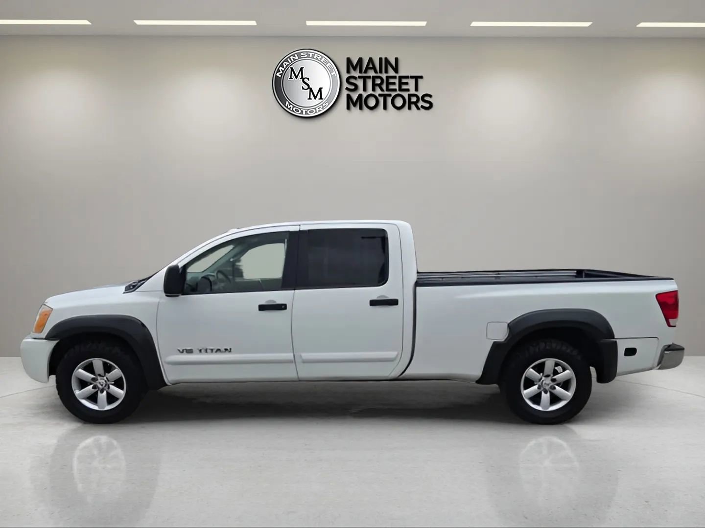 Used 2008 Nissan Titan SE RWD image 2