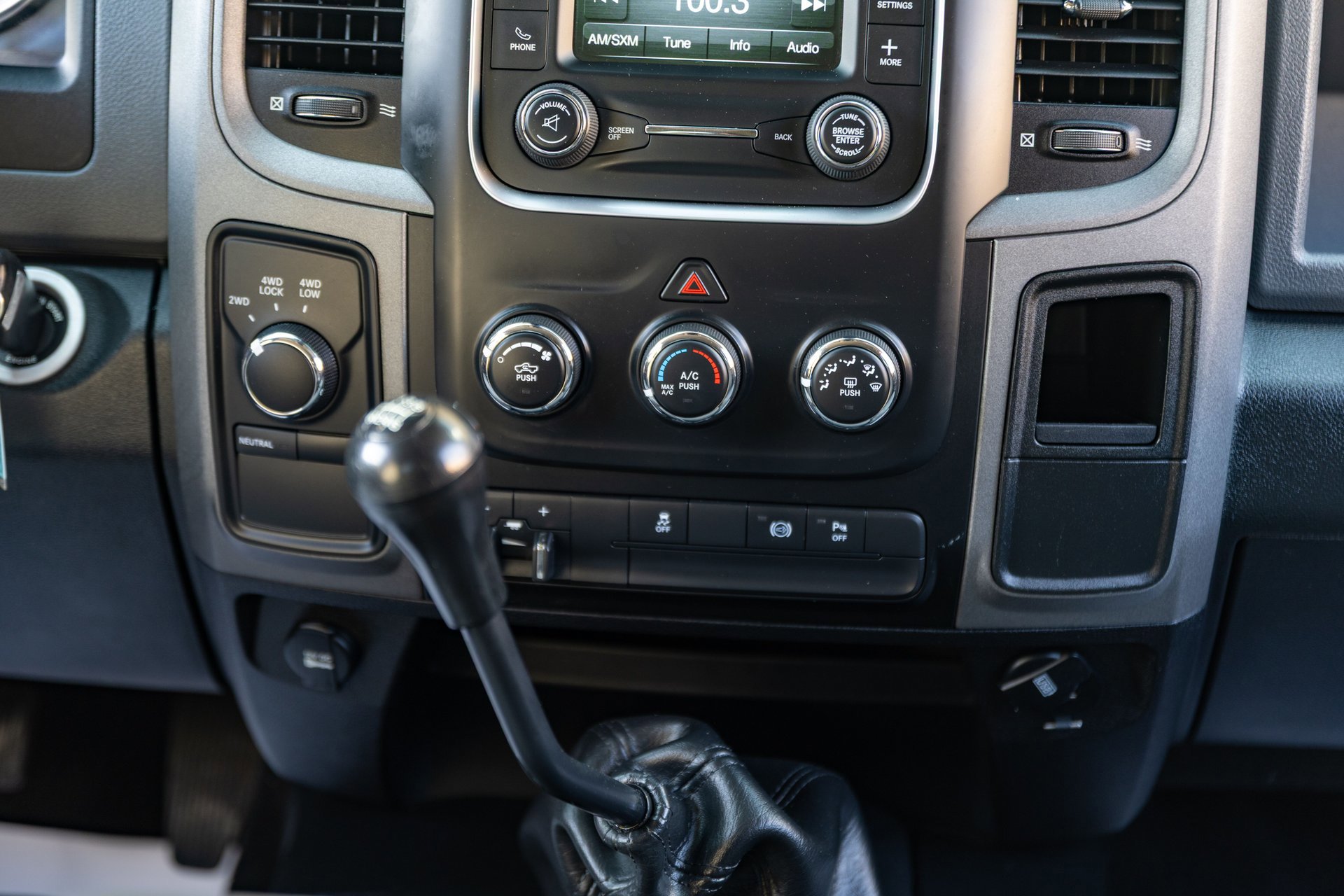 Used 2015 RAM 2500 Tradesman w/ Chrome Appearance Group AWD/4WD image 38