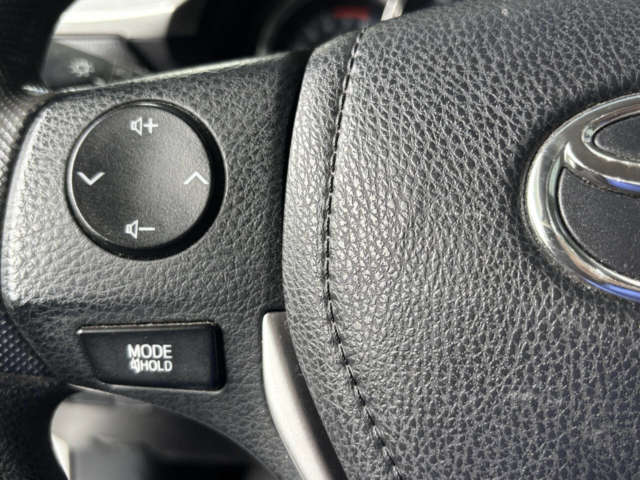 Used 2015 Toyota Corolla L image 16