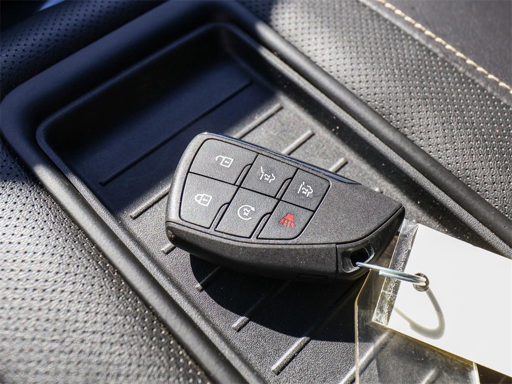 Used 2021 GMC Yukon XL SLT w/ SLT Premium Package image 41