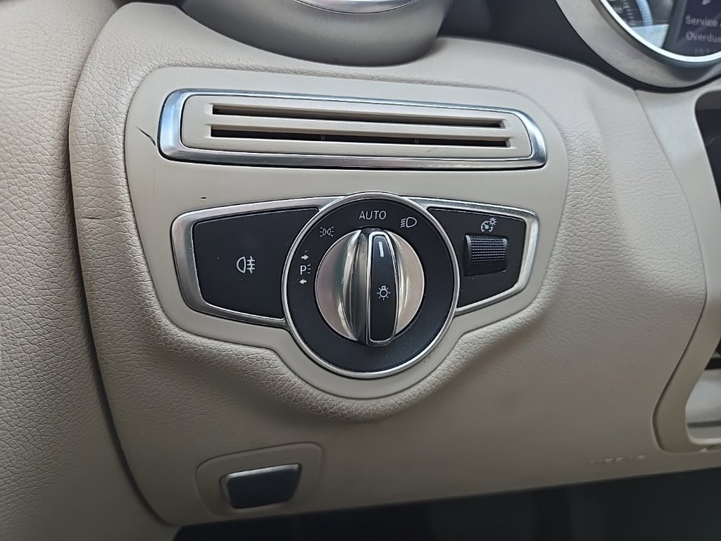 Used 2018 Mercedes-Benz C 300 4MATIC Sedan image 18