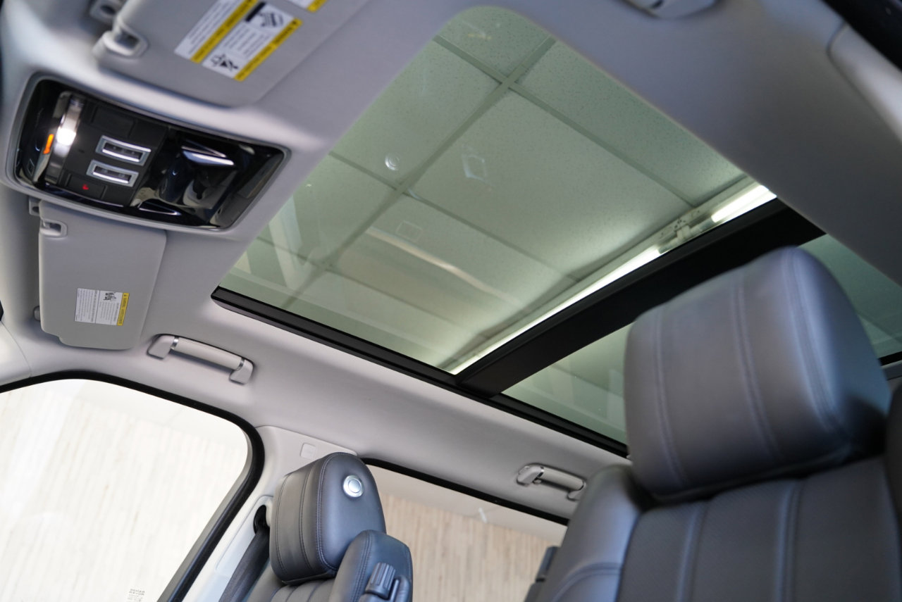 Used 2017 Land Rover Range Rover Long Wheelbase Supercharged image 23