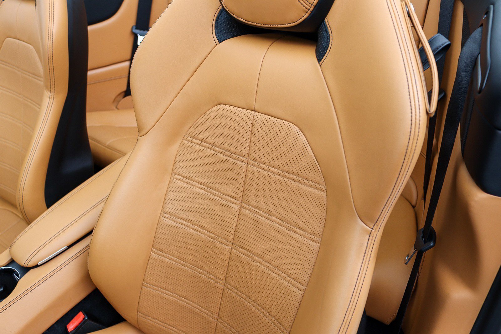 Used 2017 Ferrari California T RWD image 42