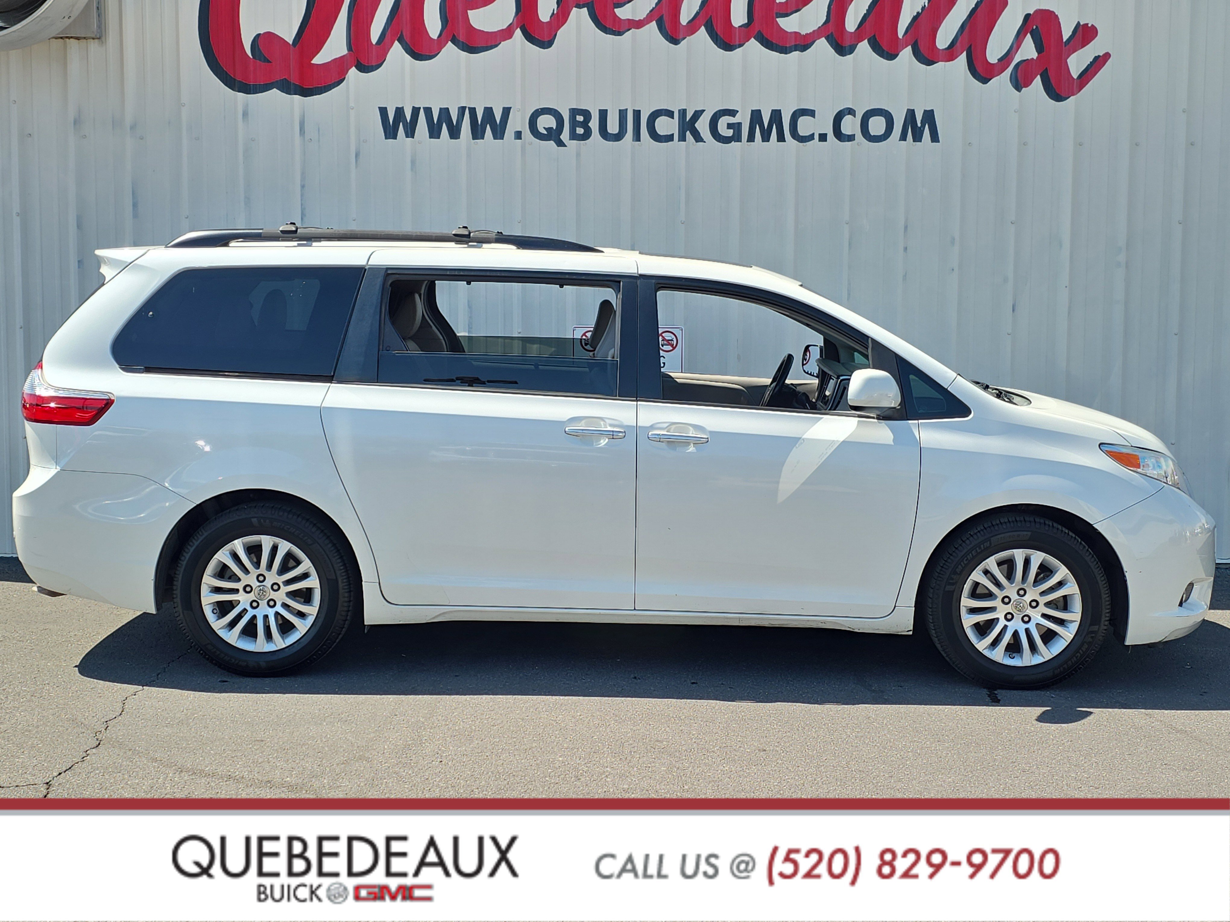 Used 2015 Toyota Sienna XLE w/ XLE Navigation Package FWD image 8