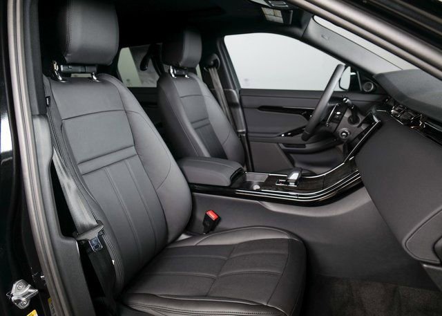 New 2026 Land Rover Range Rover Evoque Dynamic SE image 3