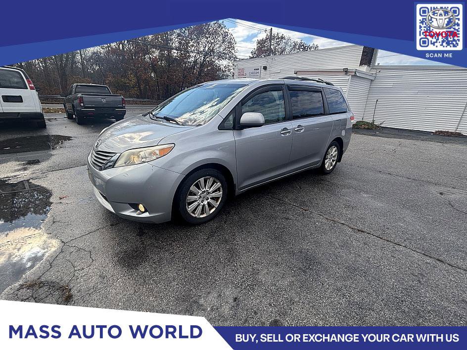 Used 2011 Toyota Sienna XLE image 7