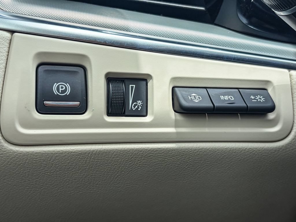 Certified 2023 Cadillac XT5 Premium Luxury w/ Technology Package FWD image 43