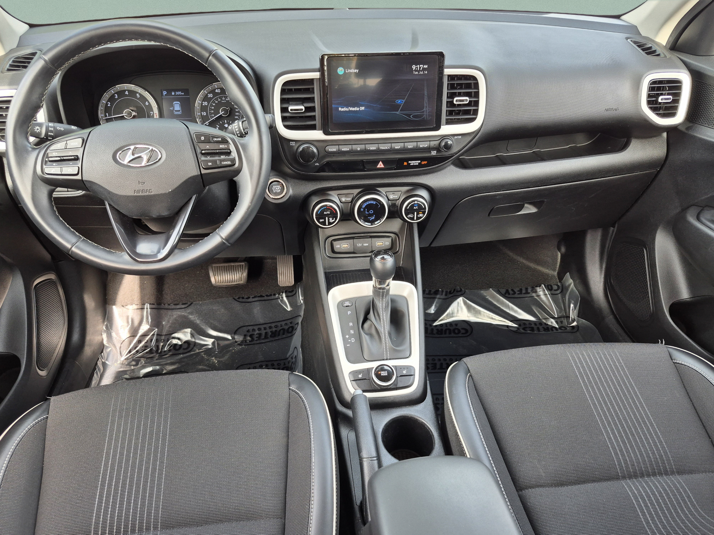 Certified 2022 Hyundai Venue Limited FWD image 10