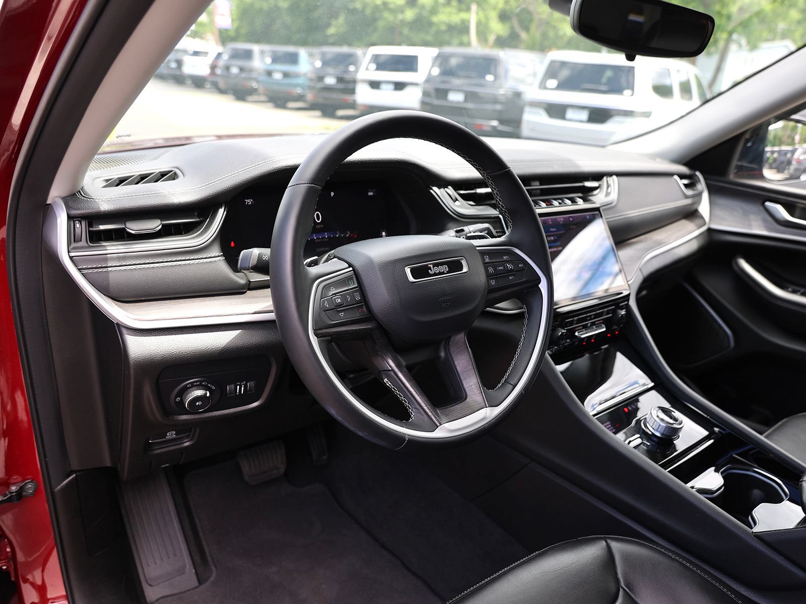Used 2022 Jeep Grand Cherokee Limited AWD/4WD image 17