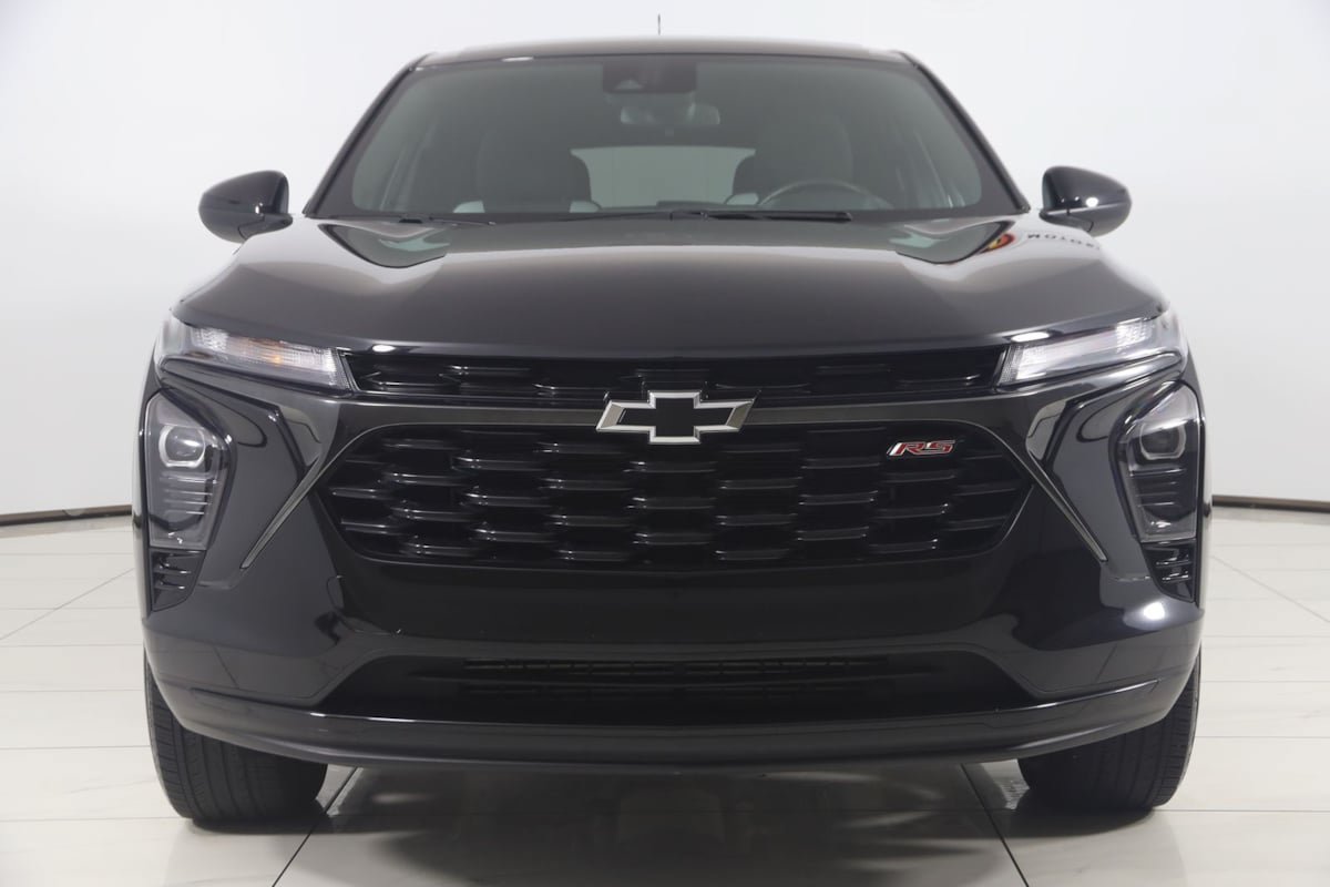 Used 2024 Chevrolet Trax RS FWD image 44