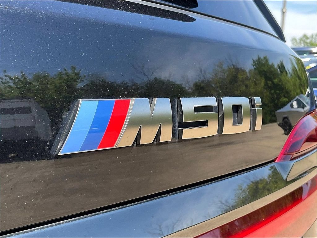 Used 2022 BMW X7 M50i w/ Dynamic Handling Package AWD/4WD image 24