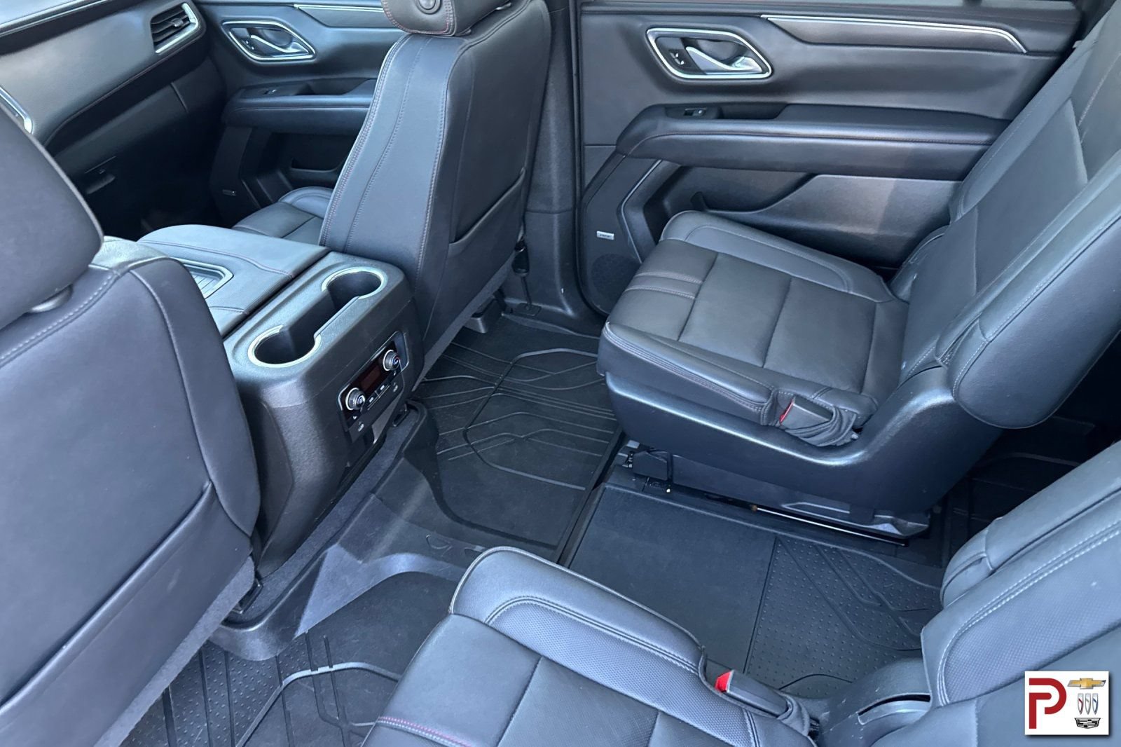 Certified 2022 Chevrolet Suburban RST w/ Luxury Package AWD/4WD image 14