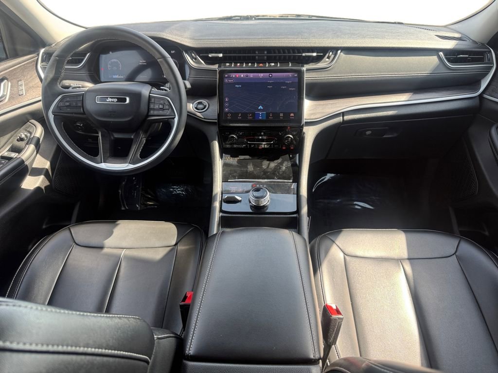Used 2023 Jeep Grand Cherokee L Limited image 12