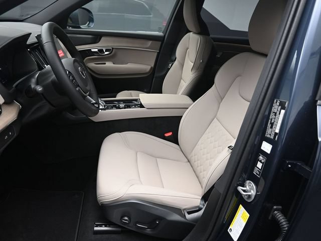 Used 2026 Volvo XC90 T8 Plus w/ Protection Package Premier AWD/4WD image 18