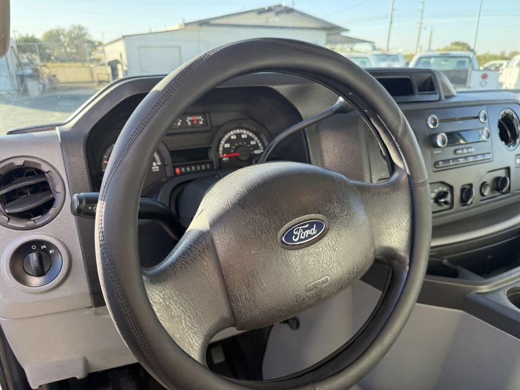 Used 2013 Ford E-450 and Econoline 450 Super Duty RWD image 16