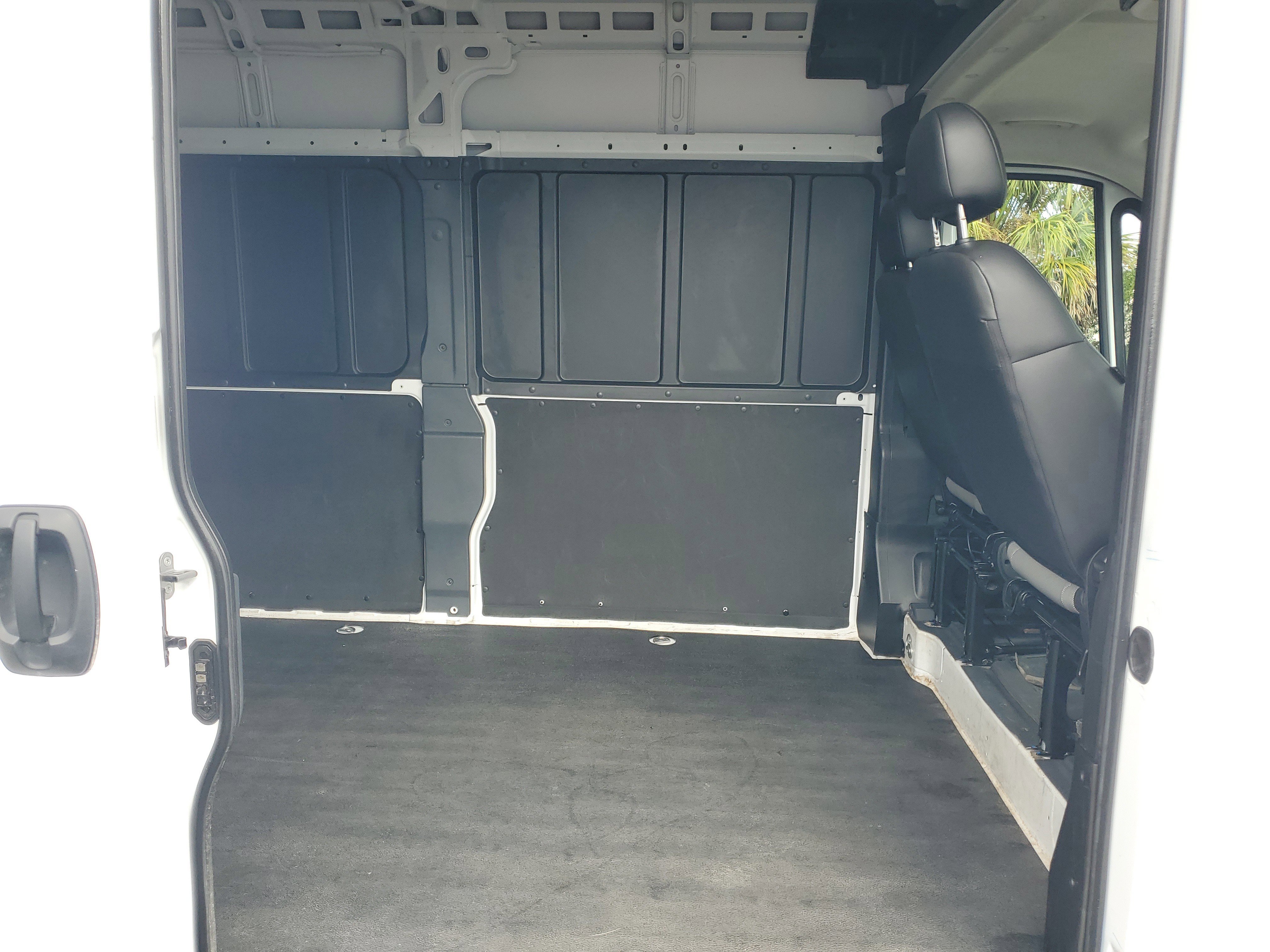 Used 2025 RAM ProMaster 2500 w/ Convenience Group image 11