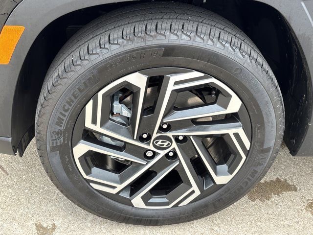 Used 2025 Hyundai Tucson Limited image 14