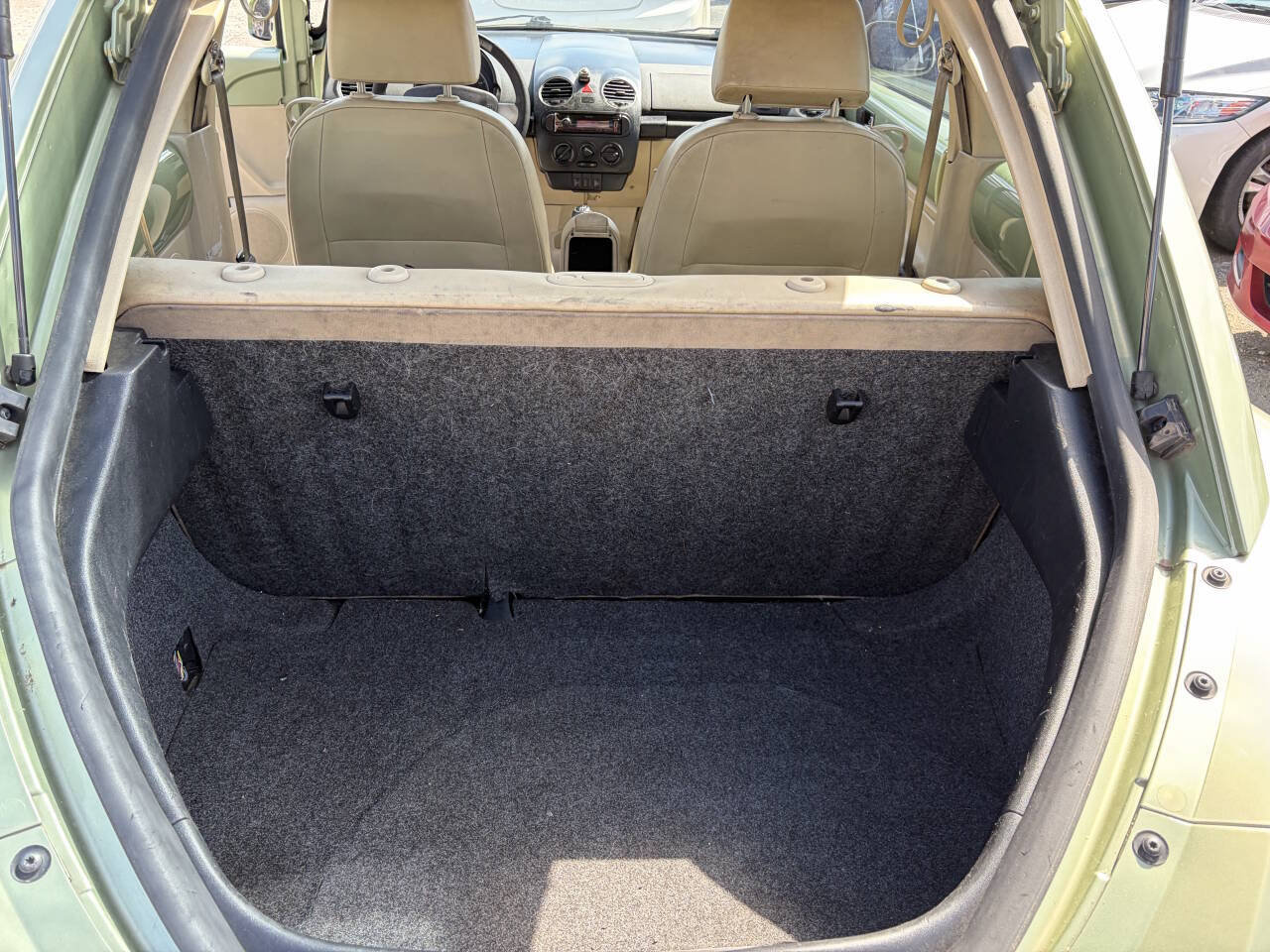 Used 2008 Volkswagen Beetle S FWD image 5