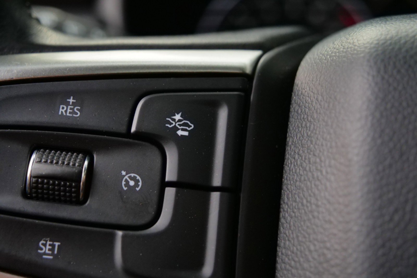 Used 2021 Chevrolet Suburban LT image 15