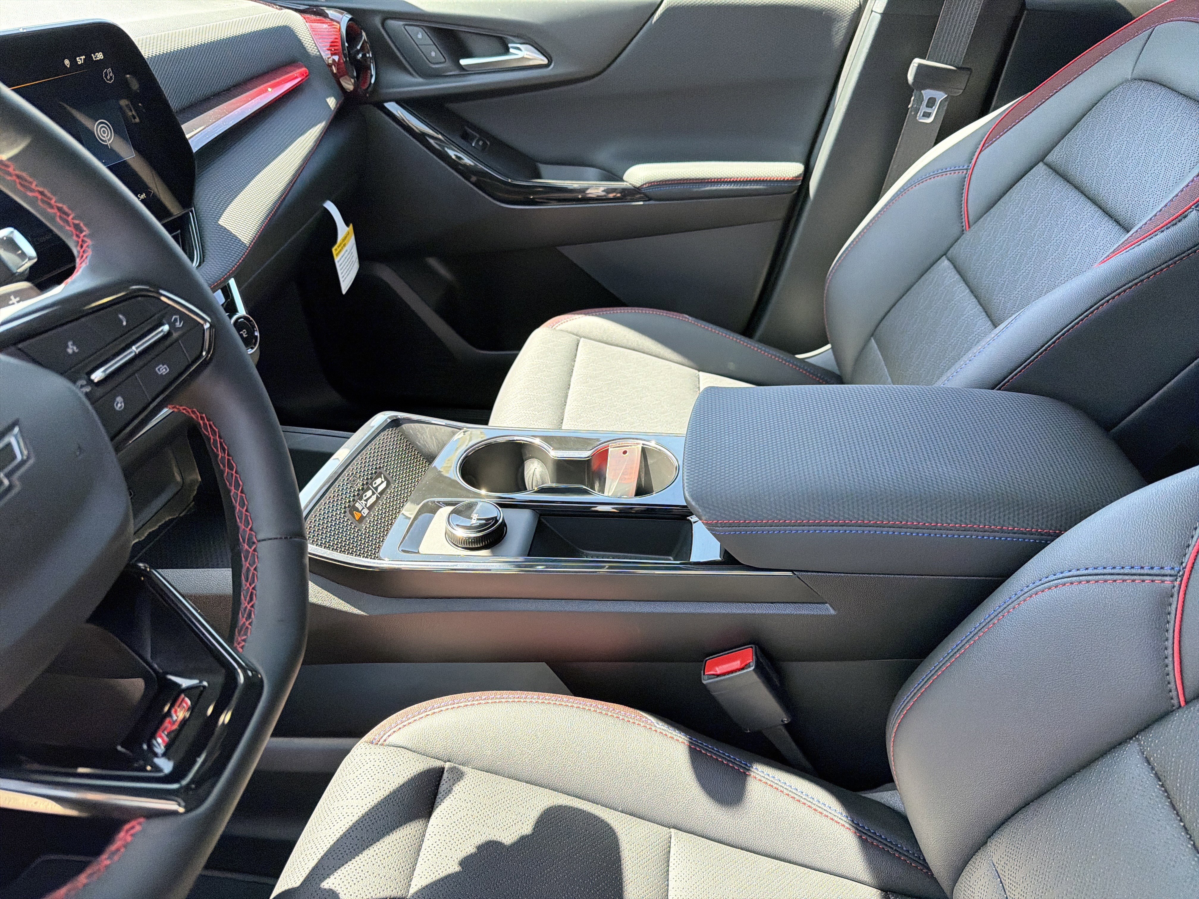 Used 2026 Chevrolet Equinox RS FWD image 17