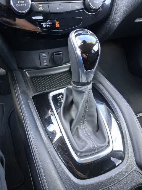 Used 2017 Nissan Rogue SL w/ SL Premium Package AWD/4WD image 28