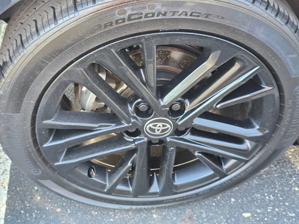 Used 2025 Toyota Camry SE FWD image 11