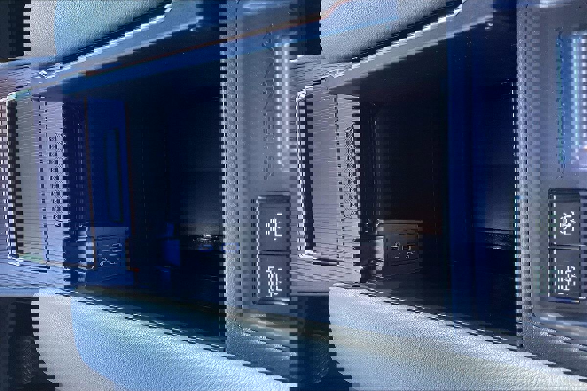 Used 2023 Toyota Sienna XLE image 31