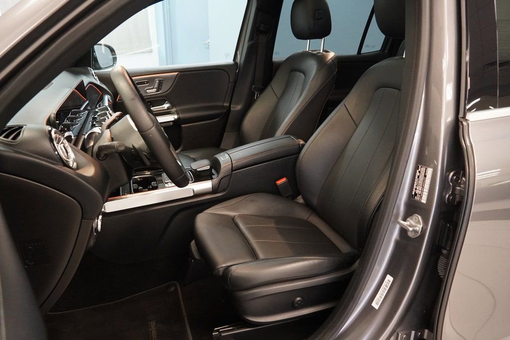 Used 2020 Mercedes-Benz GLB 250 4MATIC image 3