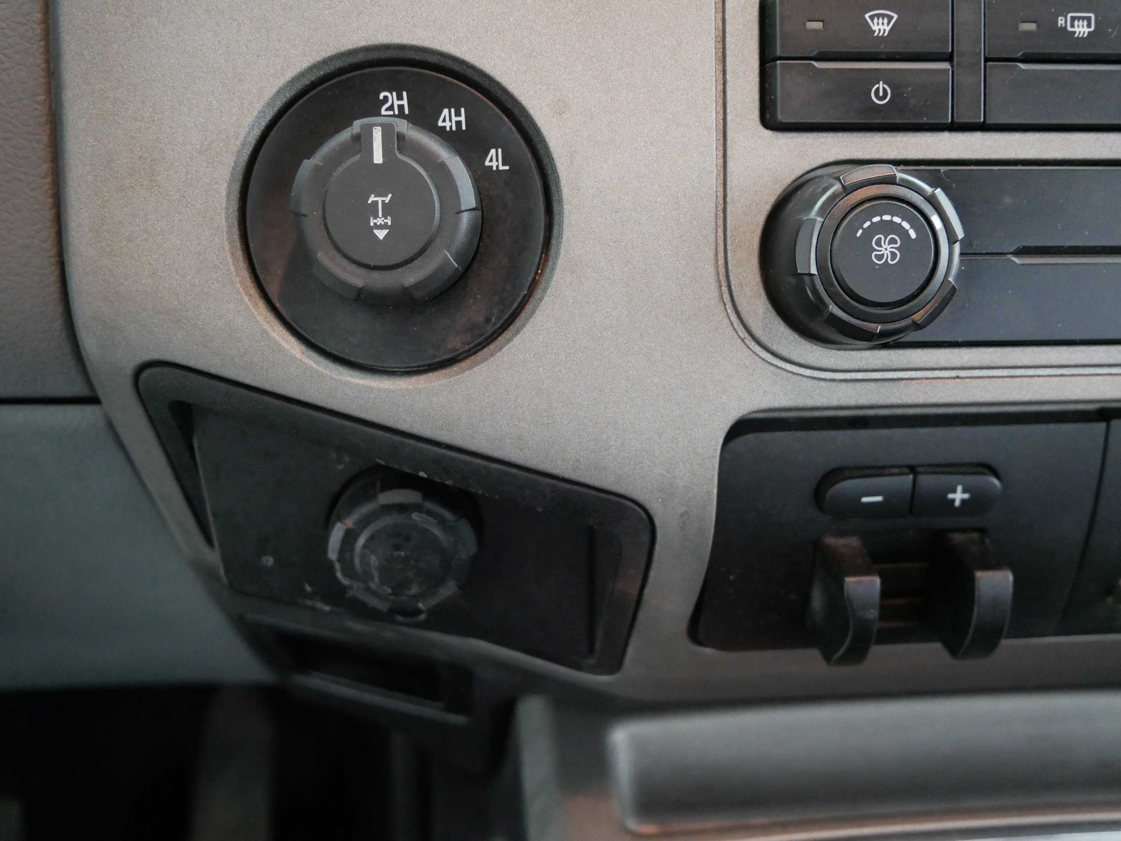 Used 2012 Ford F250 XLT w/ XLT Premium Pkg image 29