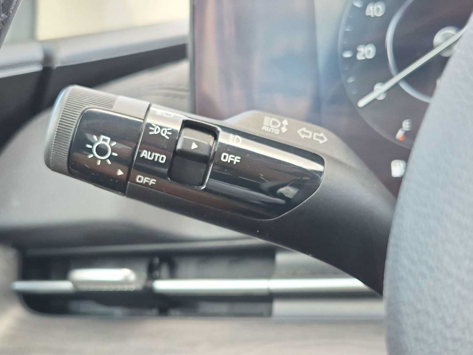 Used 2024 Kia Carnival SX FWD image 25