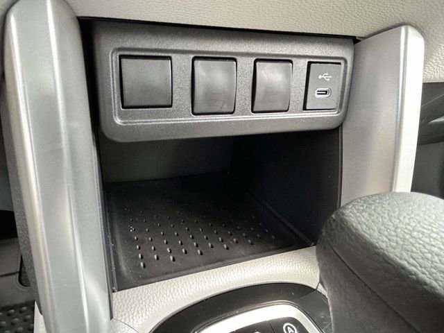 Used 2025 Toyota Corolla Cross L FWD image 18