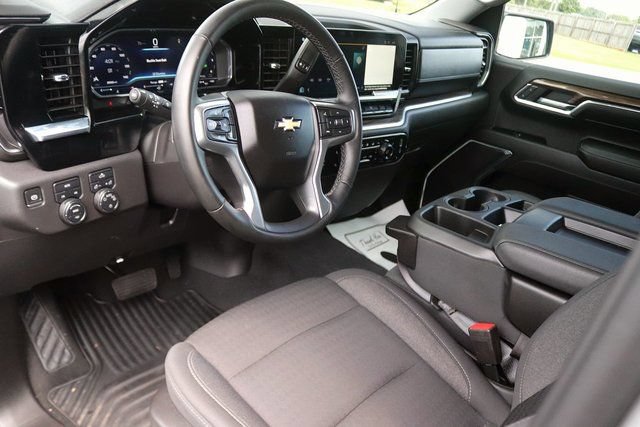 Used 2024 Chevrolet Silverado 1500 LT AWD/4WD image 13