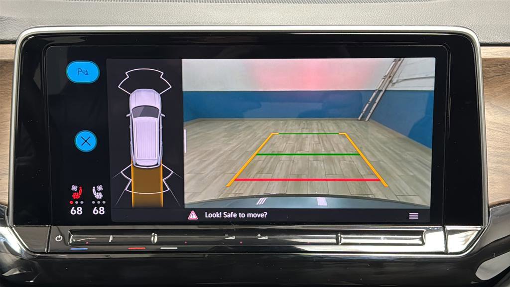 Used 2025 Volkswagen Atlas SE image 26