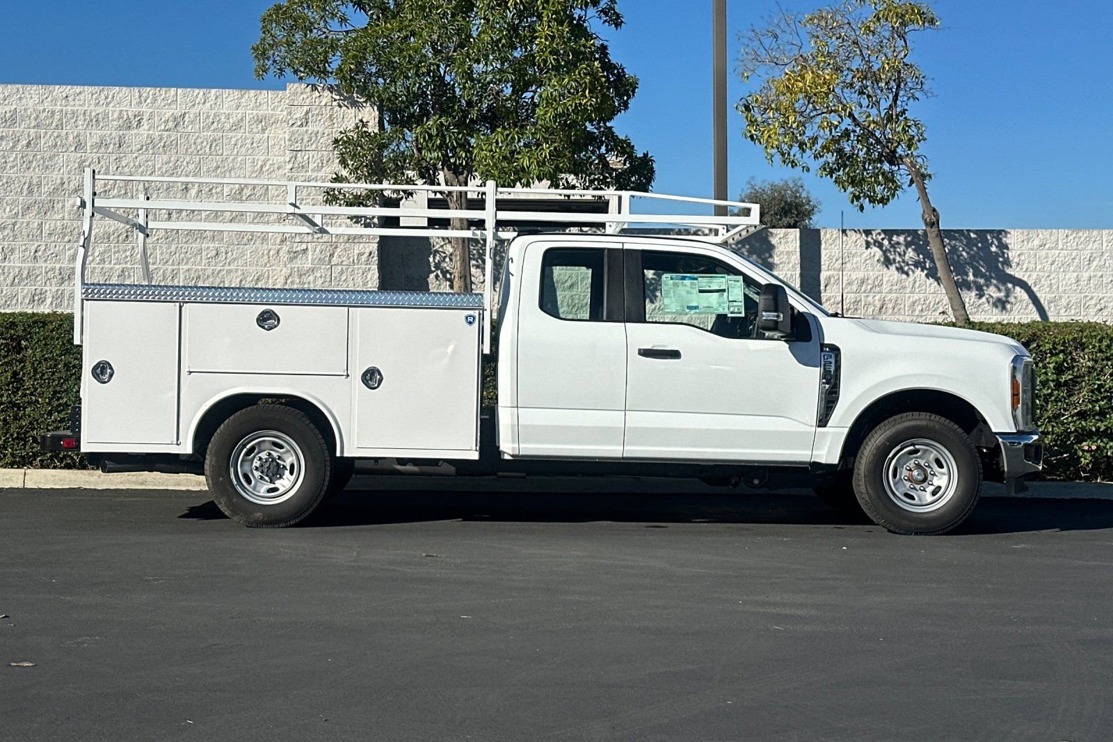 New 2026 Ford F250 XL w/ XL Chrome Package RWD video 3