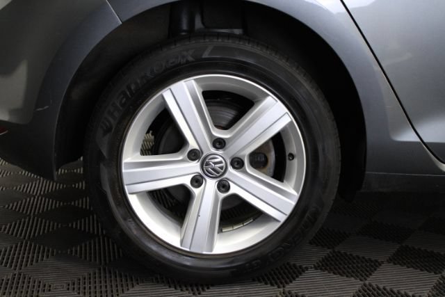 Used 2017 Volkswagen Golf Wolfsburg Edition FWD image 5