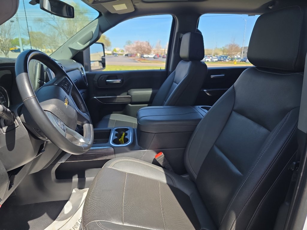 Used 2023 Chevrolet Silverado 3500 LTZ w/ LTZ Convenience Package image 15