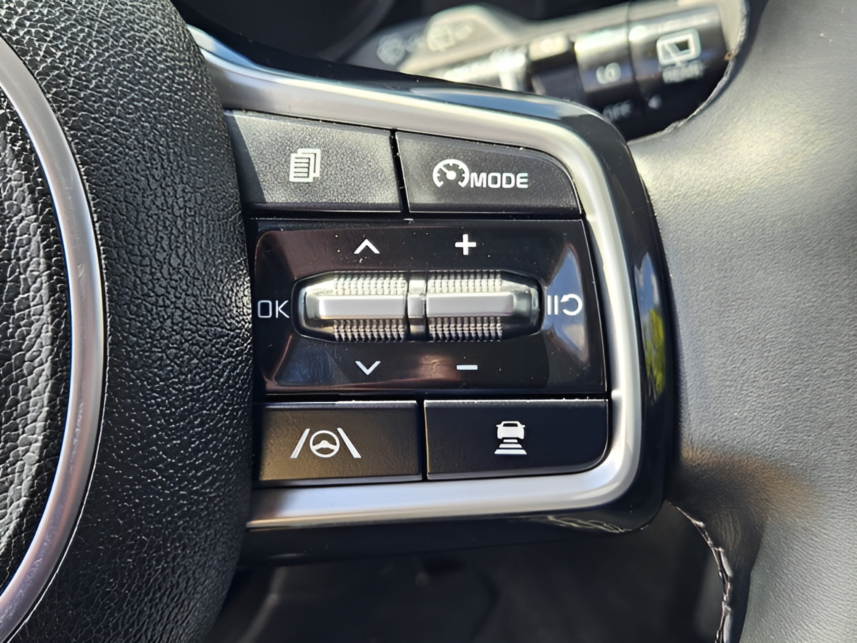 Used 2021 Kia Sorento SX FWD image 24