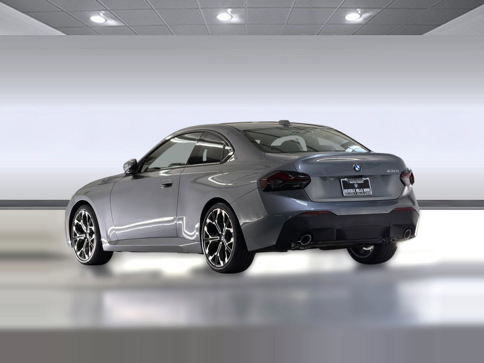 Used 2025 BMW 230i Coupe w/ Convenience Package RWD image 3